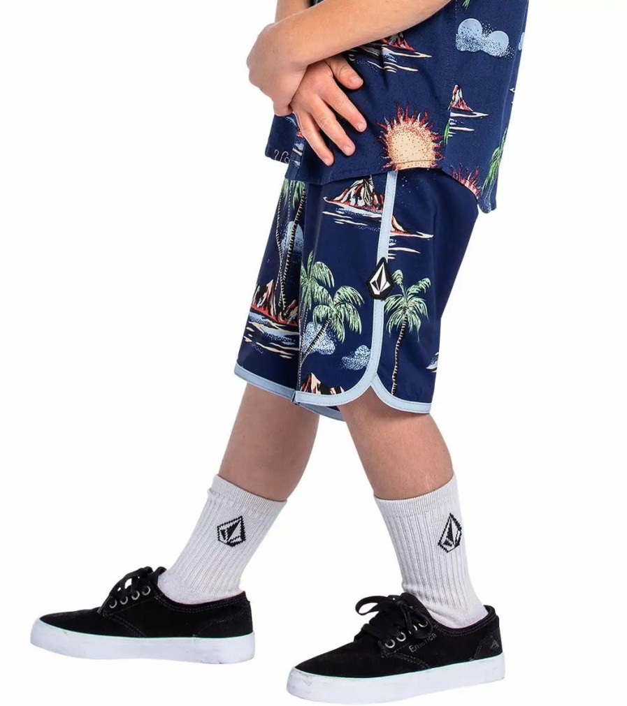 * Volcom Boys' Isle Hoppa Scallop Boardshort | Boys'